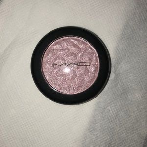 MAC Feminine Wiles Foiled Eyeshadow